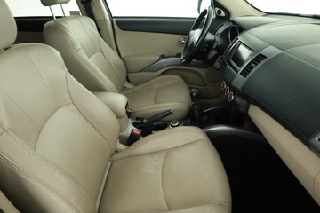 Mitsubishi Outlander II 2.0 DID DOHC 140KM 2010 Mitsubishi Outlander 2.0 DI-D, Salon Polska, 4X4, zdjęcie 6