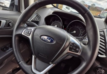Ford Ecosport II SUV 1.0 Ecoboost 125KM 2016 Ford EcoSport 1,0 125 KM Tytanium Bezwypadkowy Benzyna 125KM, zdjęcie 5
