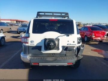 Toyota FJ Cruiser 2013 Toyota FJ 2013 r., 4,0L 4.0 Benzyna 260KM, zdjęcie 4