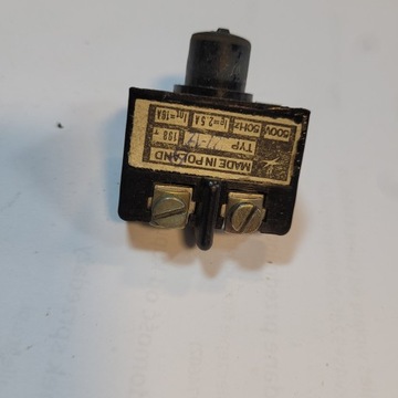 Przełącznik przycisk sterowniczy 500V 50Hz 2,5A 16A CZARNY