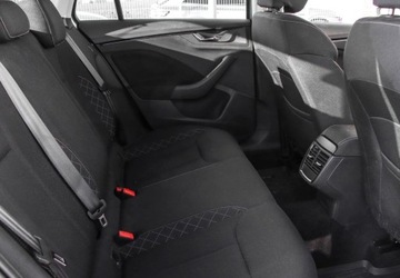 Skoda Kamiq Crossover 1.0 TSI 110KM 2022 Skoda Kamiq 1.0TSI 110KM, DSG, Ambition, Pakiet Comfort, Przedluzona Gwara, zdjęcie 12