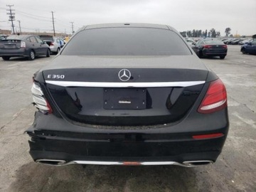 Mercedes Klasa E W213 2020 Mercedes-Benz Klasa E 350, 2020r., 2.0L 2.0 Benzyna 255KM, zdjęcie 5