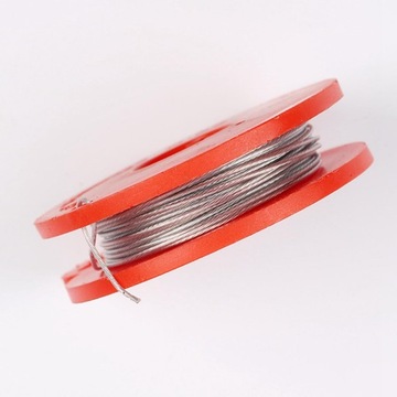 Набор инструментов для снятия лобового стекла с проволокой для резки стекла.