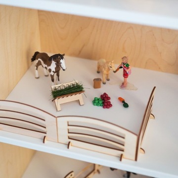 Деревянная конюшня с 8 лошадьми Breyer schleich Papo Breyer Bullyland