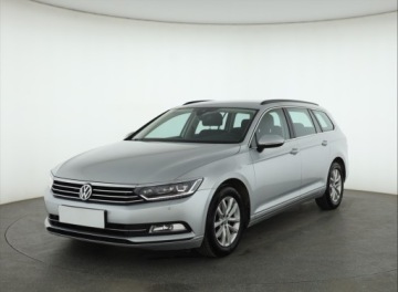 Volkswagen Passat B8 Variant 2.0 TDI BlueMotion SCR 150KM 2019 VW Passat 2.0 TDI, Salon Polska, Navi, Klima, zdjęcie 1