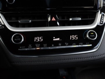 Toyota Corolla XII Sedan 1.8 Hybrid 122KM 2022 Toyota Corolla 1.8 Hybrid, Salon Polska, zdjęcie 17