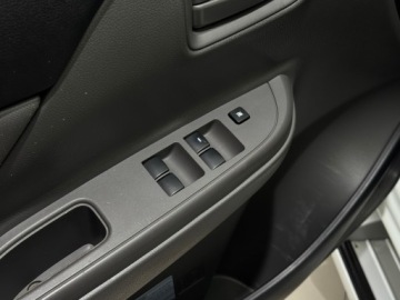 Mitsubishi L200 V Club Cab 2.4 154KM 2019 Mitsubishi L200 DC Invite / Wyciągarka / Hak / Sal, zdjęcie 19