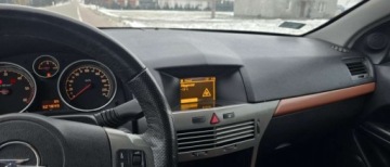 Opel Astra H Hatchback 5d 1.7 CDTI ECOTEC 100KM 2005 Opel Astra Opel Astra GTC 1.7CDTI 2005r, klima alu 1.7 Diesel 101KM, zdjęcie 5