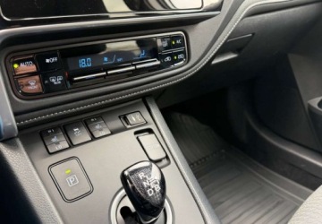 Toyota Auris II Touring Sports Facelifting 1.8 Hybrid 136KM 2017 Toyota Auris Toyota Auris Hybrid 135 Premium 1.8 Hybryda 136KM, zdjęcie 10