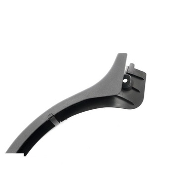 Mercedes W204 Крышка петли багажника левая