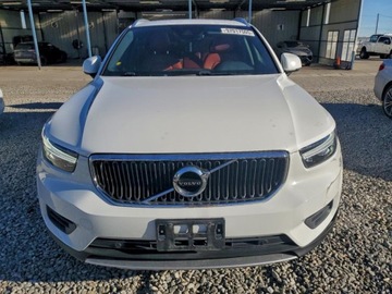 Volvo XC40 2019 Volvo XC 40 2019 VOLVO XC40 T5 MOMENTUM 2.0 Benzyna 247KM, zdjęcie 4