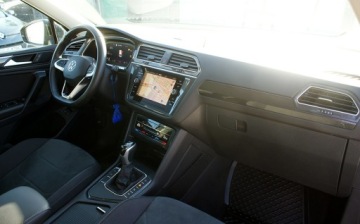 Volkswagen Tiguan II 2023 Volkswagen Tiguan 1.5 eHybrid OPF DSG Elegance, zdjęcie 14