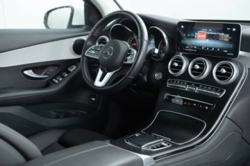 Mercedes GLC C253 SUV Facelifting 2.0 200d 163KM 2022 Mercedes-Benz GLC 200d 4Matic AMG Line Salon PL Autotrade 2.0 Diesel, zdjęcie 26