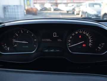 Peugeot 208 I Hatchback 5d Facelifting 1.2 PureTech 110KM 2017 Peugeot 208 1.2 PureTech, Klima, Klimatronic, zdjęcie 10