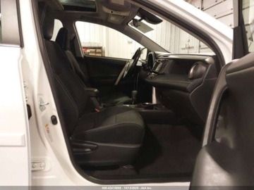 Toyota RAV4 V 2018 Toyota RAV4 2018 TOYOTA RAV4 HYBRID XLE 2.5 Hybryda 150KM, zdjęcie 8