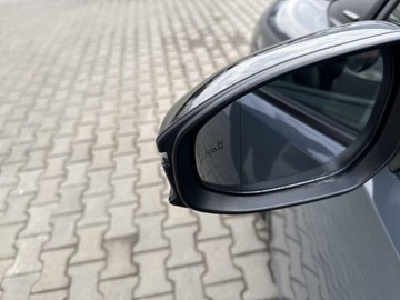 Toyota Prius V (XW60) 2.0  Hybrid Dynamic Force Plug-in 223KM 2023 Toyota Prius Plug-in Hybrid Executive V (2023-), zdjęcie 17