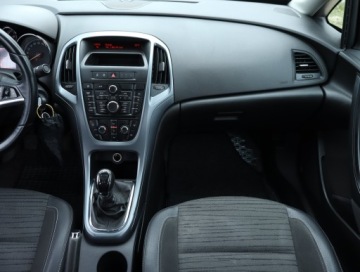 Opel Astra J Sedan 1.6 Twinport ECOTEC 115KM 2016 Opel Astra 1.6 16V, Salon Polska, Klima, Tempomat, zdjęcie 7