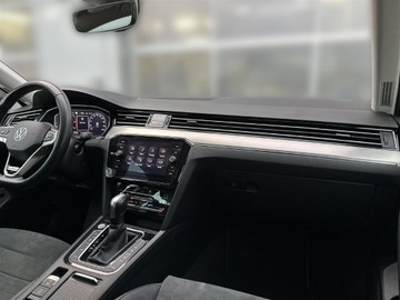 Volkswagen Passat B8 Variant Facelifting 2.0 TDI SCR 200KM 2022 Volkswagen Passat 2.0TDI 200KM 4Motion Elegance DS, zdjęcie 12