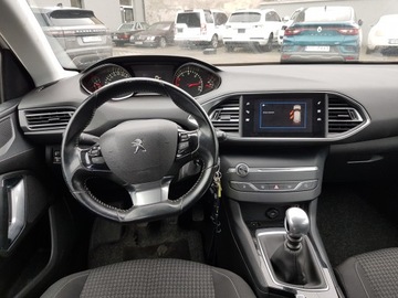 Peugeot 308 II SW Facelifting 1.5 BlueHDI 130KM 2019 Peugeot 308 SW BLUEHDI 130 STOP &amp; START, zdjęcie 9