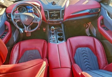 Maserati Levante 2018 Maserati Levante S Luxury 2018 3.0 Benzyna 424KM, zdjęcie 8