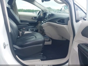 Chrysler Pacifica II 2019 Chrysler Pacifica Touring L 2019 3.6l 3.6 Benzyna 287KM, zdjęcie 9