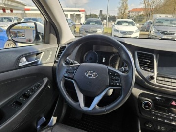 Hyundai Tucson III SUV 1.6 GDI 132KM 2016 Hyundai Tucson 1,6 benzyna 132KM nawigacja kamera, zdjęcie 9