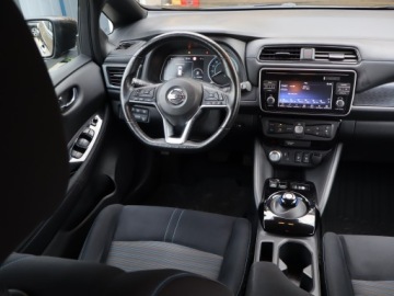 Nissan Leaf II Hatchback Elektryczny 40kWh 150KM 2018 Nissan Leaf 40 kWh, SoH 89%, Salon Polska, zdjęcie 6