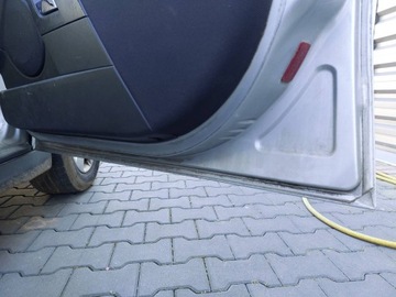 DVEŘE KOMPLETNÍ PRAVÝ PŘEDNÍ OPEL VECTRA C Z157