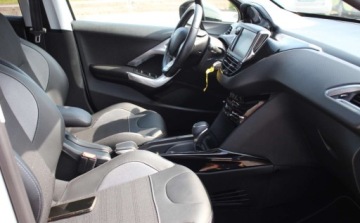 Peugeot 2008 I SUV Facelifting 1.2 PureTech 110KM 2019 Peugeot 2008 Kupuj Taniej. Tylko 38tys.km. Automat. Auto jak nowe. 1.2, zdjęcie 15