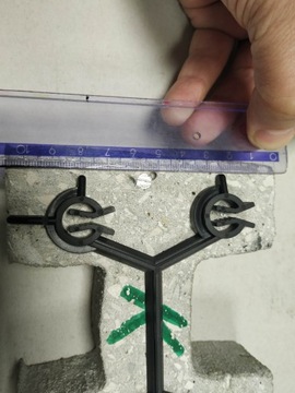 Стремена для столбов забора с прорезями