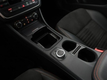 Mercedes Klasa A W176 Hatchback 5d Facelifting 180 122KM 2015 Mercedes A 180 automat skóra/alcantara bi-xenon, zdjęcie 26