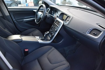Volvo V60 I Kombi Facelifting 2.0 D3 DRIVE-E 150KM 2016 Volvo V60 2,0D3 150KM Navi Alu Led Podg. Fotele, zdjęcie 11