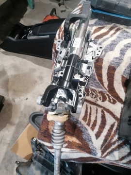 MERCEDES X166 GL TYČ SLOUPEC VOLANT W166