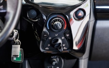 Toyota Aygo II Hatchback 5d 1.0 VVT-i 69KM 2017 Toyota Aygo 1.0 VVT-i X-cite EU6 Benzyna 69KM, zdjęcie 21