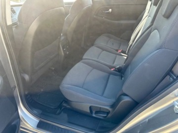 Kia Carens IV Minivan 1.7 VGT CRDI 115KM 2014 Kia Carens 2014r po serwisie bezwypadkowy 1.7 Diesel 115KM 7osób, zdjęcie 9