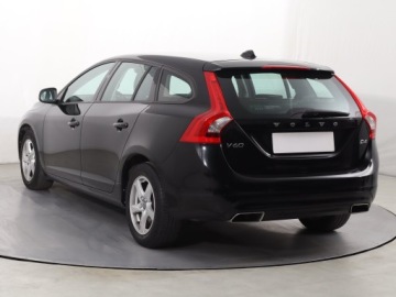 Volvo V60 I Kombi Facelifting 2.0 D4 DRIVE-E 190KM 2017 Volvo V60 D4 2.0, Salon Polska, Serwis ASO, zdjęcie 3