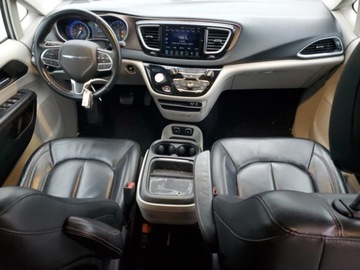 Chrysler Pacifica II 2017 Chrysler Pacifica Touring L 2017 3.6l 3.6 Benzyna 287KM, zdjęcie 8