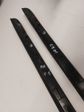 Listwa Citroen C5 III szyby przedniej prawa