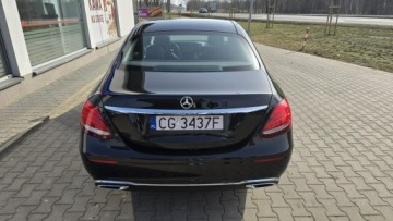 Mercedes Klasa E W213 Limuzyna 2.0 220d 194KM 2016 Mercedes E 220, zdjęcie 3