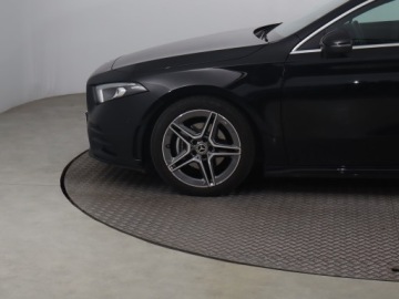 Mercedes Klasa A W177/V177 Hatchback Facelifting 1.3 180 136KM 2022 Mercedes A A 180, Salon Polska, Serwis ASO, zdjęcie 13