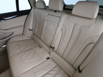 BMW Seria 5 G30-G31 Touring 520d 190KM 2019 BMW 520 Automat Luxury Line Nawigacja Tempomat, zdjęcie 16