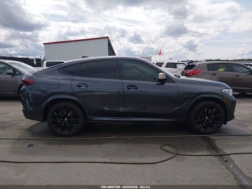 BMW X6 G06 2021 BMW X6 M50I 2021 4.4 Benzyna 523KM, zdjęcie 5