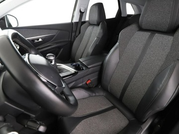 Peugeot 3008 II Crossover 1.2 PureTech 130KM 2018 Peugeot 3008 virtual cocpit navi półskóra, zdjęcie 12
