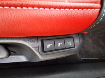 Citroen C4 III E-C4 EV 136 136KM 2021 CITROEN E-C4 EV 136 136KM, Automat, Bogate wyposażenie, zdjęcie 3