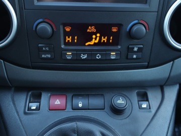 Citroen Berlingo II Combi Facelifting 2015 1.6 VTi 120KM 2018 Citroen Berlingo 1.6 VTi, Salon Polska, zdjęcie 11