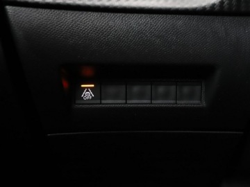 Peugeot 2008 I SUV Facelifting 1.2 PureTech 130KM 2019 Peugeot 2008 full LED półskóra virtual cocpit, zdjęcie 37