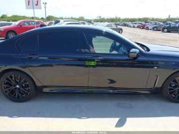 BMW Seria 7 G11-G12 2021 BMW Seria 7 750i xDrive 2021 4.4l 4.4 Benzyna 523KM, zdjęcie 6