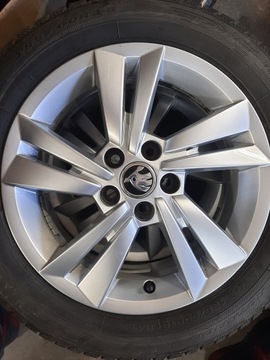 Felga aluminiowa Skoda Fabia III 6V0601025M 6 x 15 ET 38 Ładna prosta