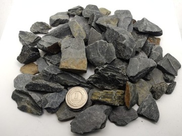 Kora kamienna czarna gneis kamień ścieżkowy szary głaz niepłukany 24 kg