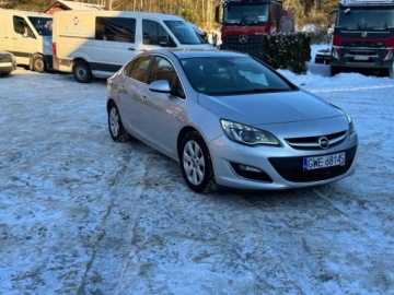 Opel Astra J Sedan 1.4 Turbo ECOTEC 140KM 2013 Opel Astra 1.4 benzyna 140KM 2013r Automat, zdjęcie 1